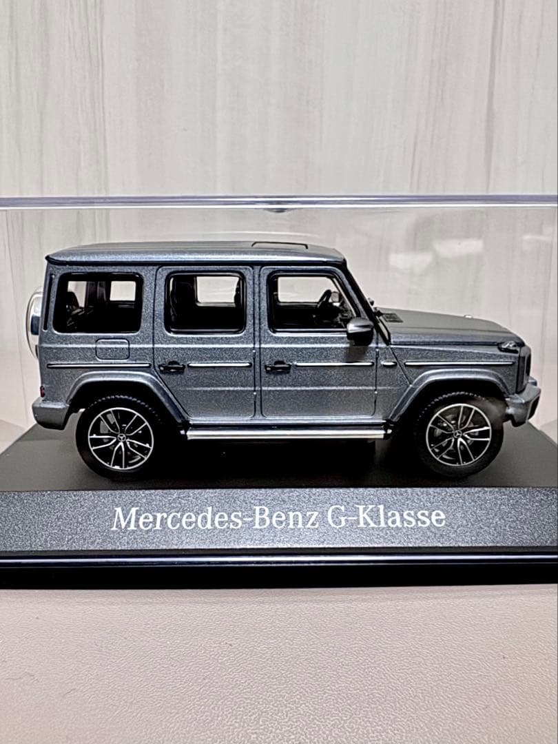 正規メルセデスベンツ G500 AMGラインプラチナムマグノ Gクラス1/43