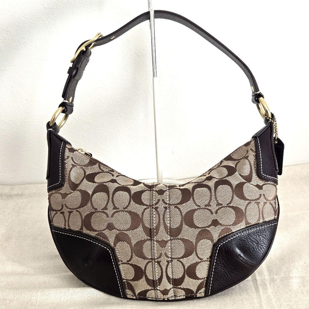 COACHワンショルダーバッグ COACHシグネチャー　三日月型ショルダー