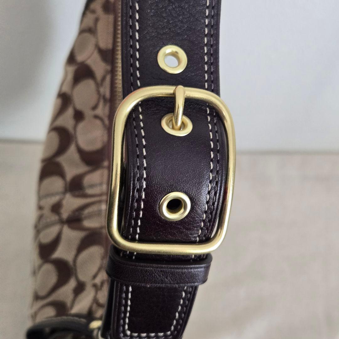 COACHワンショルダーバッグ COACHシグネチャー　三日月型ショルダー