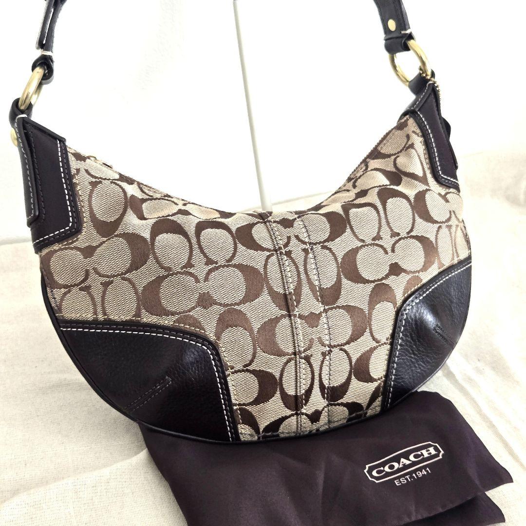 COACHワンショルダーバッグ COACHシグネチャー　三日月型ショルダー