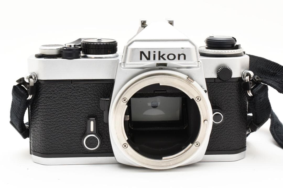 超美品　NIKON FE シルバー フィルムカメラ　モルト新品交換済 B876