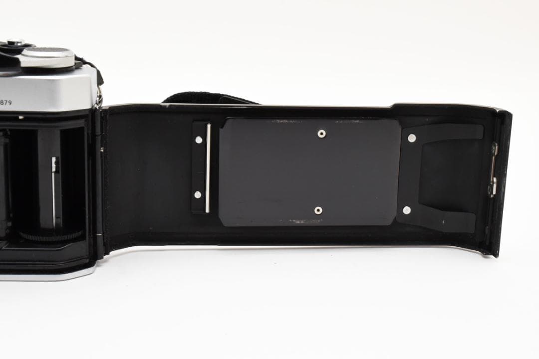 超美品　NIKON FE シルバー フィルムカメラ　モルト新品交換済 B876