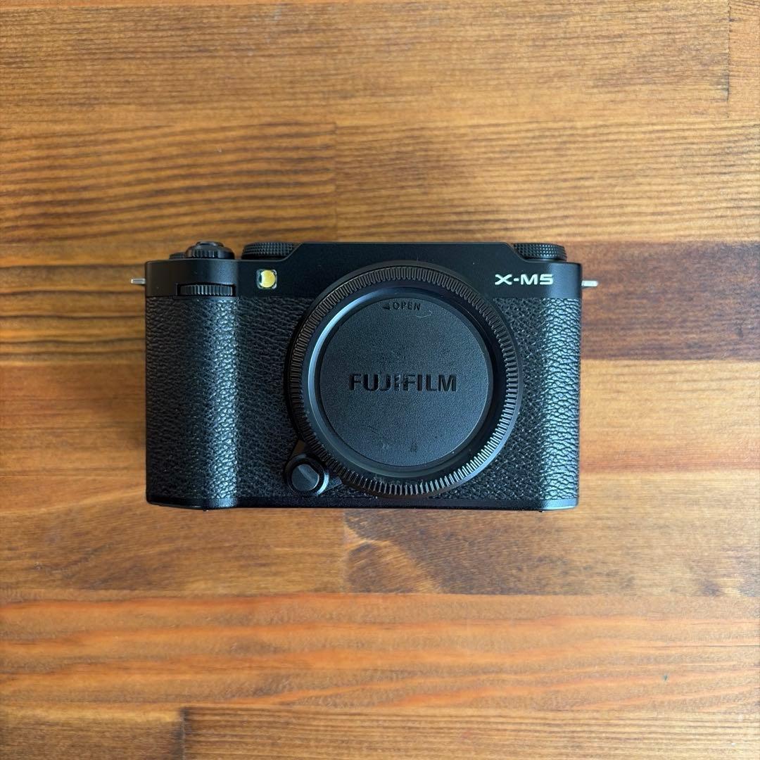 【涼子】FUJIFILM X-M5 ボディのみ（ブラック）