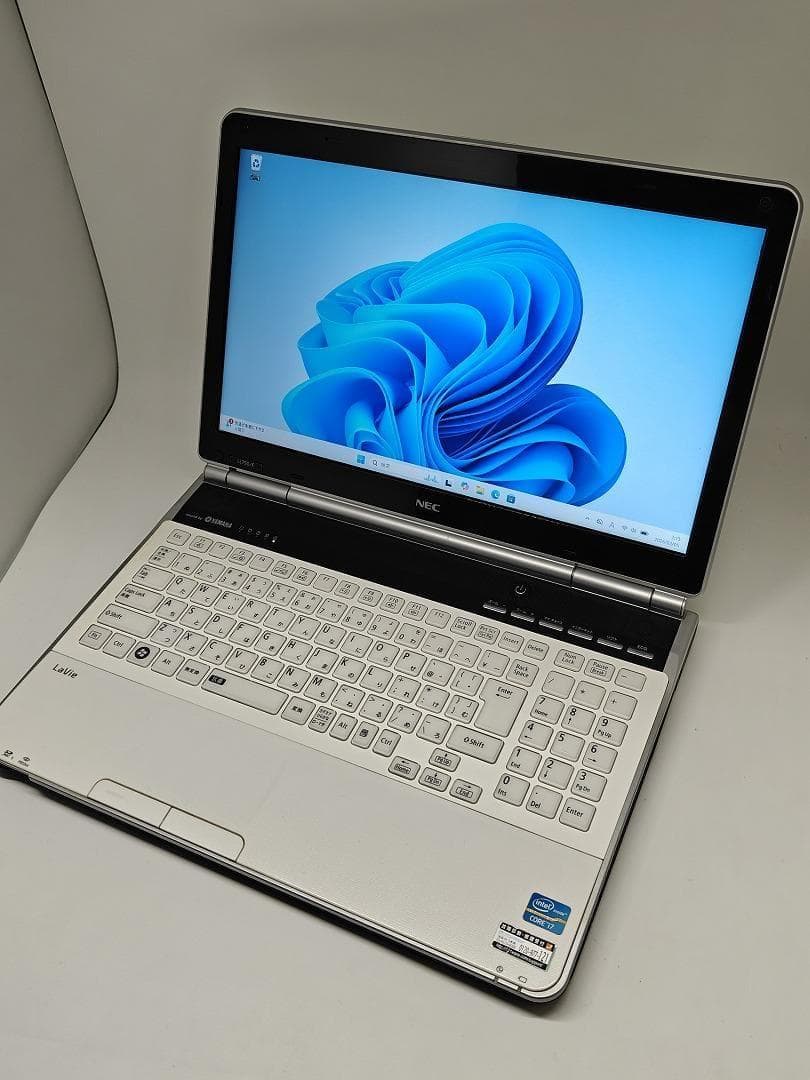 【NEC】爆速Corei7/新品SSD256GB ノートパソコン 8GB B4
