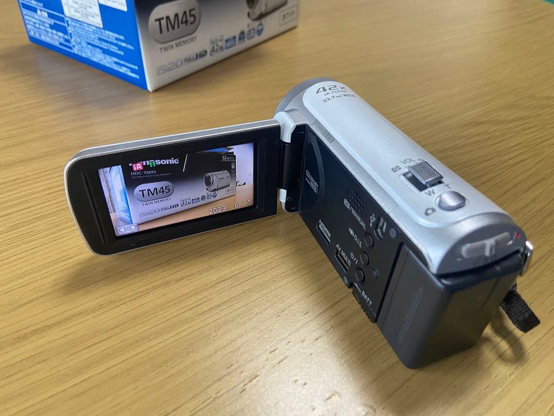Panasonic HDC-TM45-W デジタルハイビジョンビデオカメラ