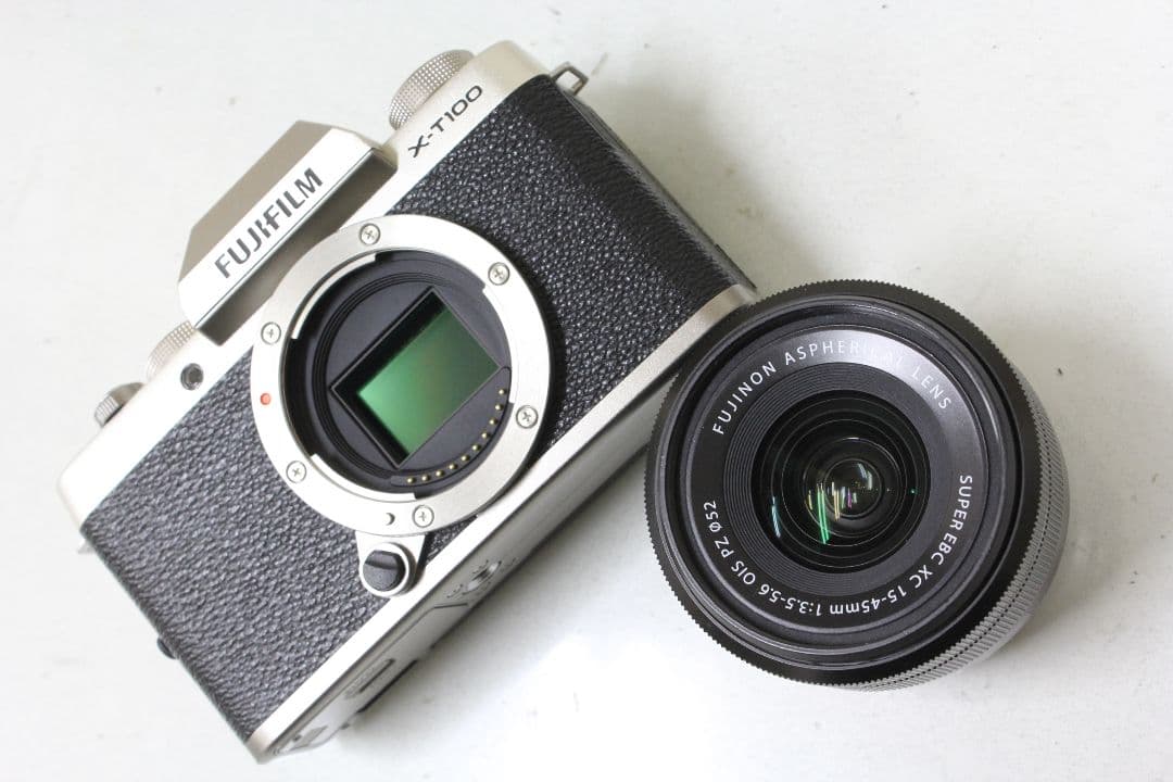 フジフイルム / FUJIFILM X-T100 レンズキット　動作確認済
