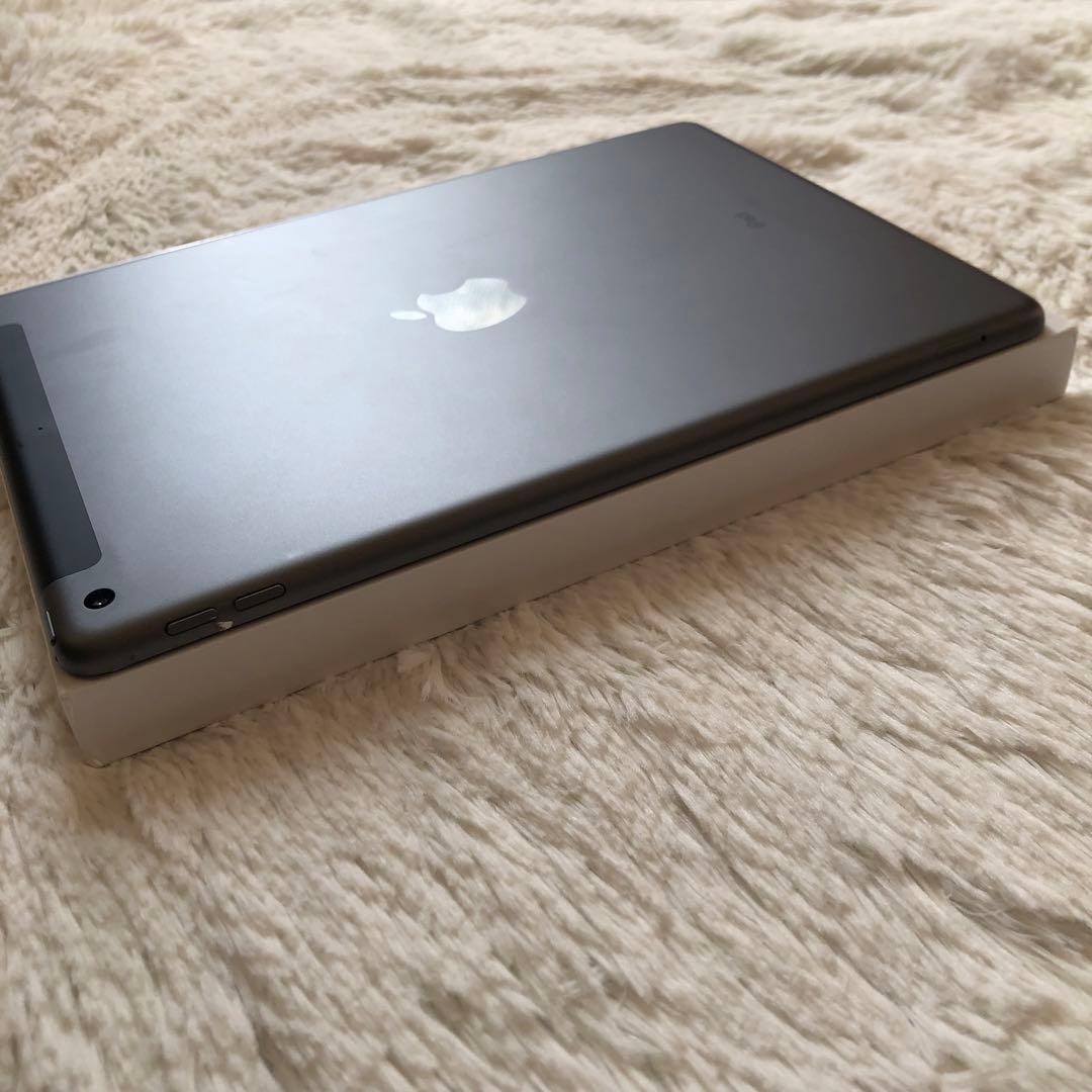 【1台限定価格】iPad 第8世代 32GB 【すぐ発送】【付属品】