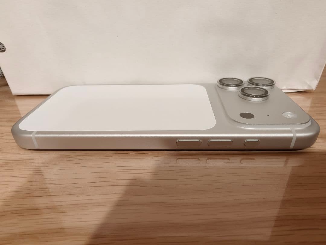 iPhone 17 pro本体＋MOFTケース＋おまけ多数