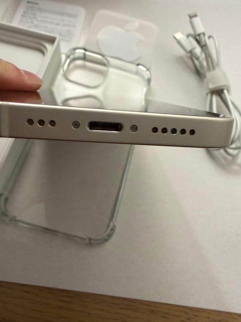 iPhone 13 256GB スターライト 本体