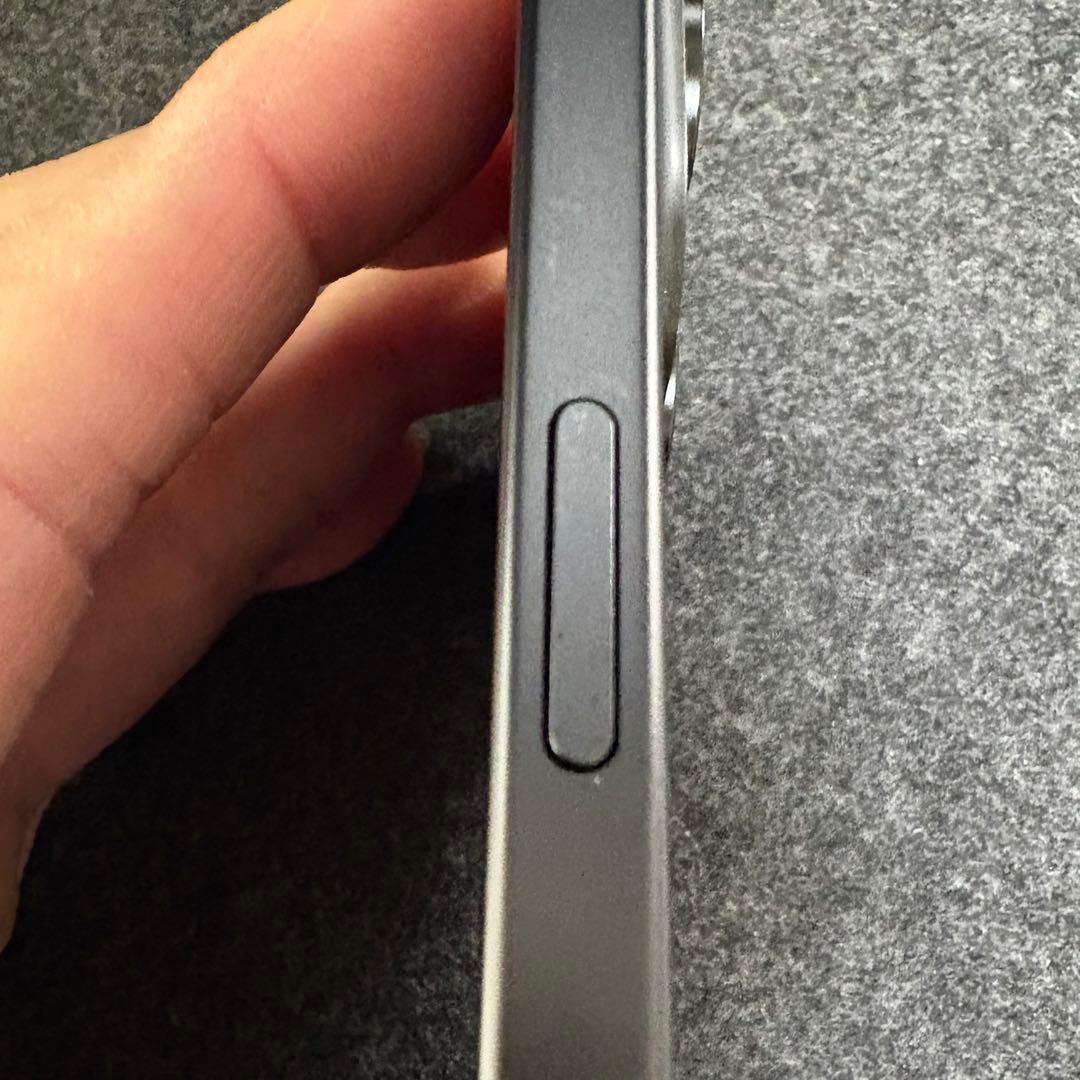 iPhone 15 128GB ブラック SIMフリー ケース フィルム付き