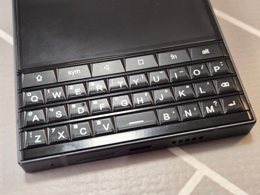 スマートフォン本体 unihertz TiTAN 2