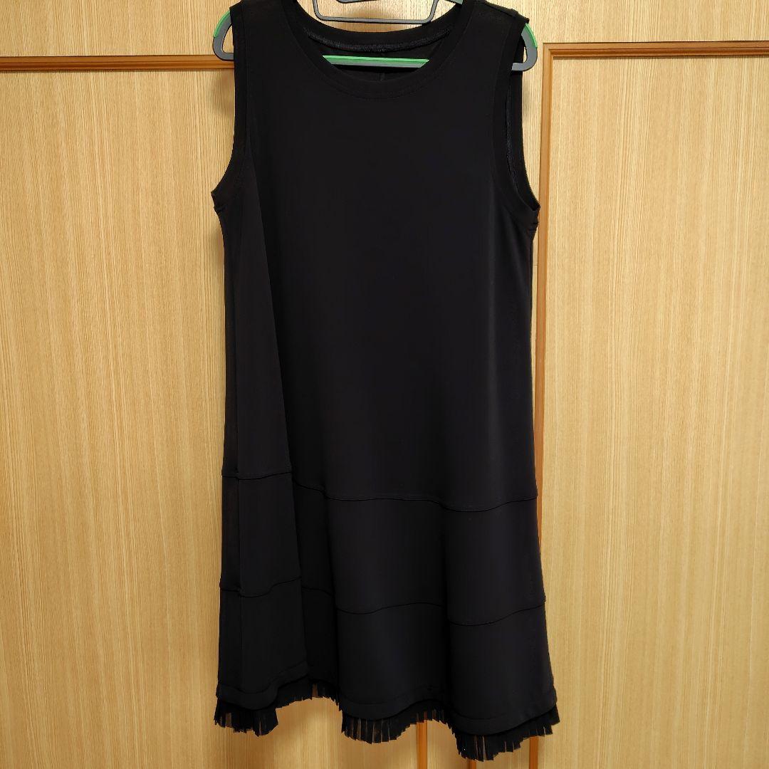 トクコプルミエヴォルの黒チュニックワンピース