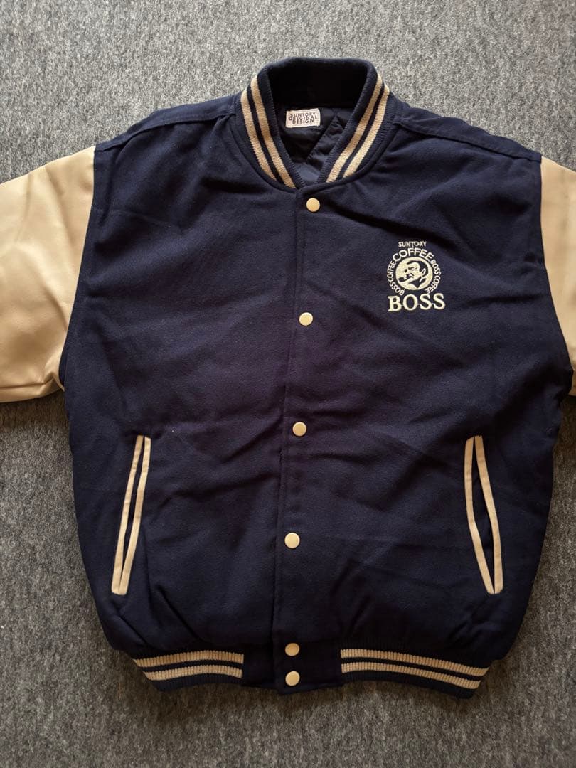 BOSS スタジャン ネイビー/ベージュ