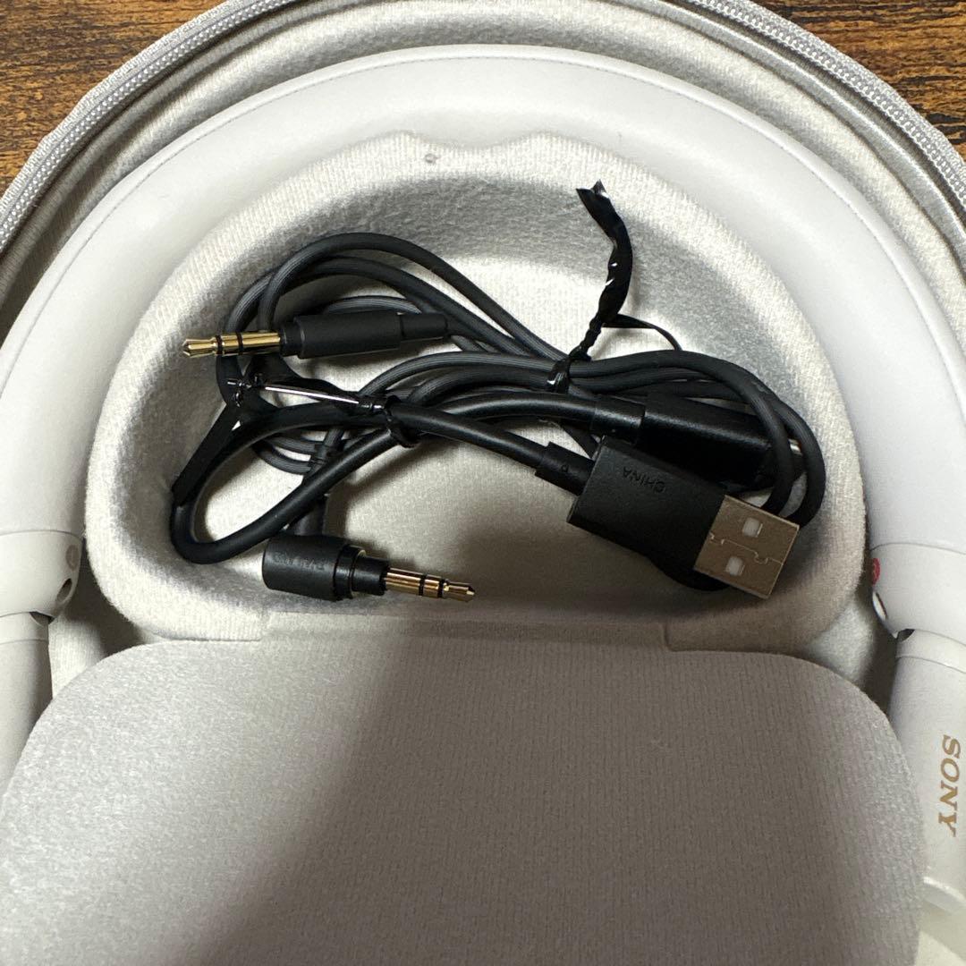 SONY ワイヤレスヘッドホン　プラチナシルバー