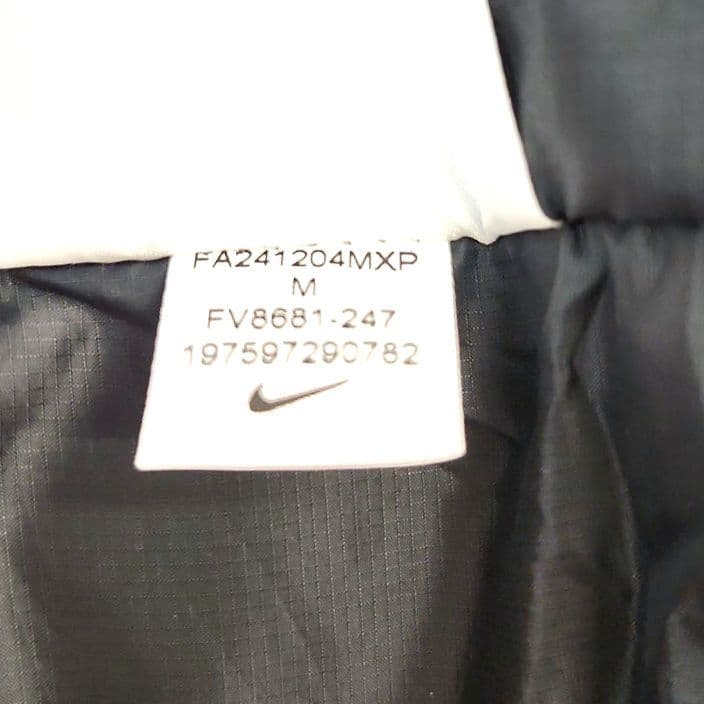 NIKE　ナイキ　プリマロフトスカルピークジャケット　ベージュ　M