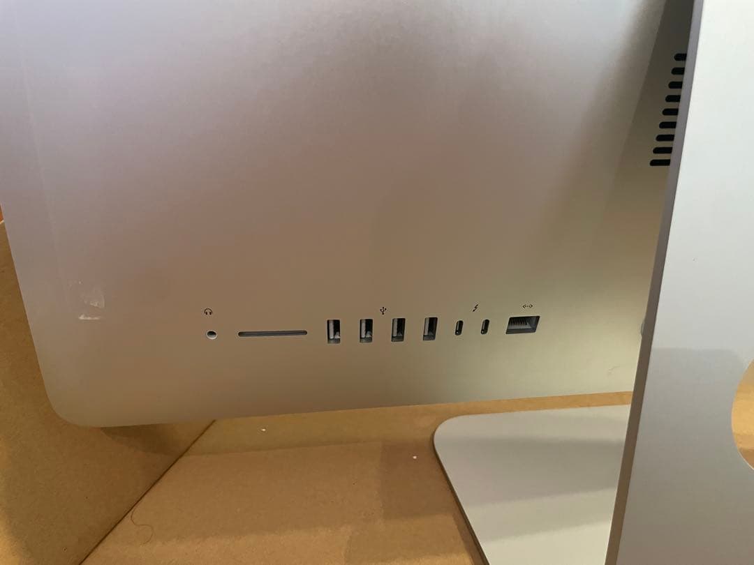 iMac 2019 21.5インチ　4Kディスプレイ