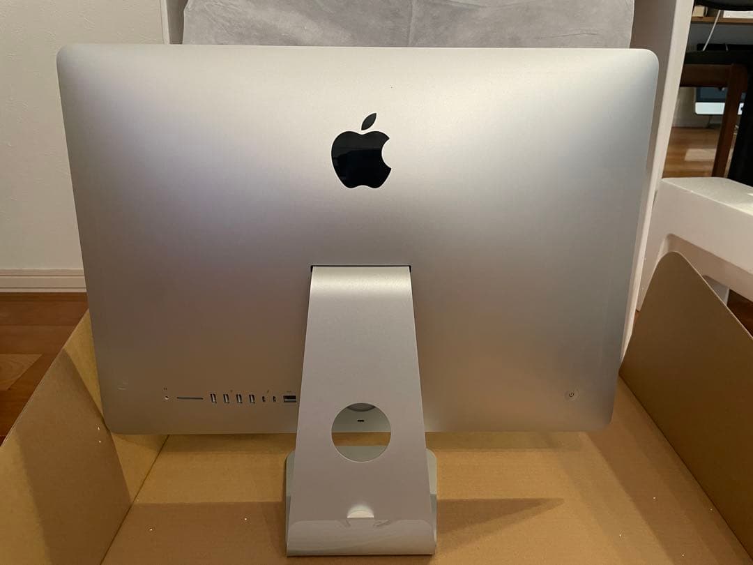 iMac 2019 21.5インチ　4Kディスプレイ