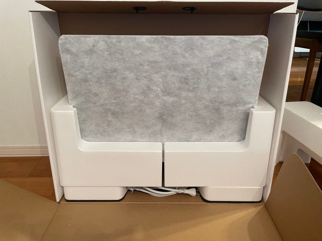 iMac 2019 21.5インチ　4Kディスプレイ