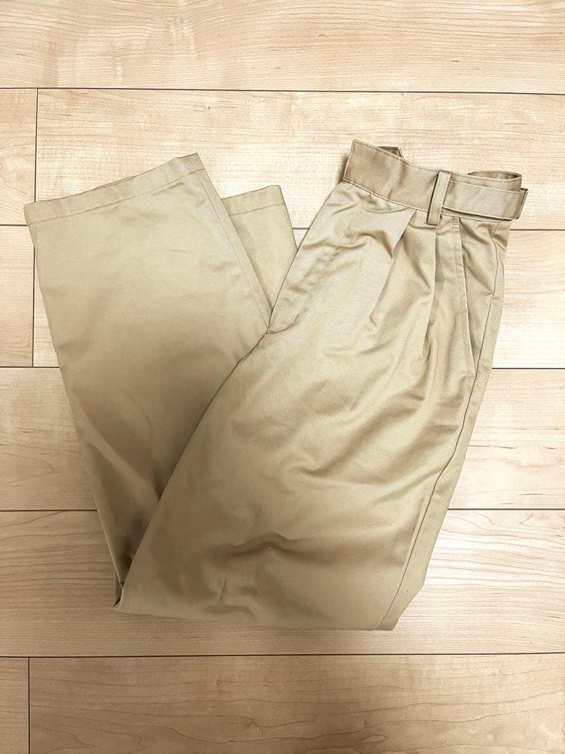 サイドバックルタックテーパードチノパンツ　ジャーナルスタンダードレリューム