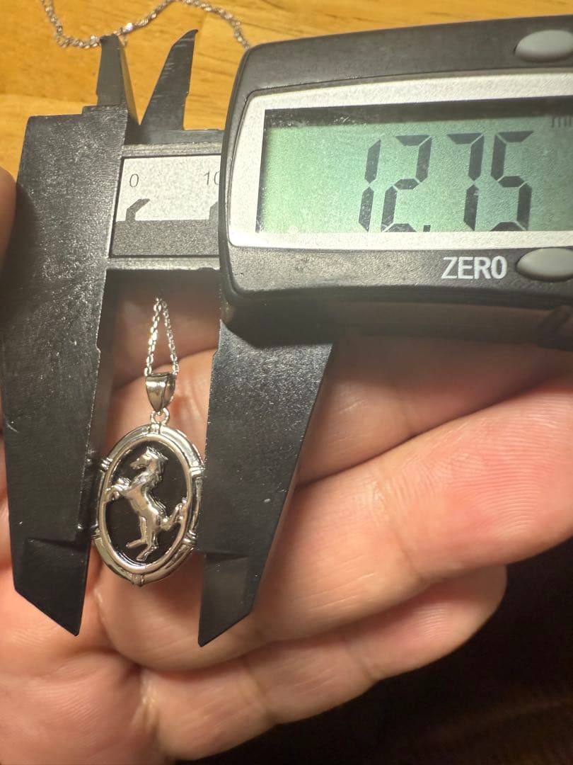 セ-ル❣️今年の干支‼️PTウマモチーフオニキス入りペンダントトップ