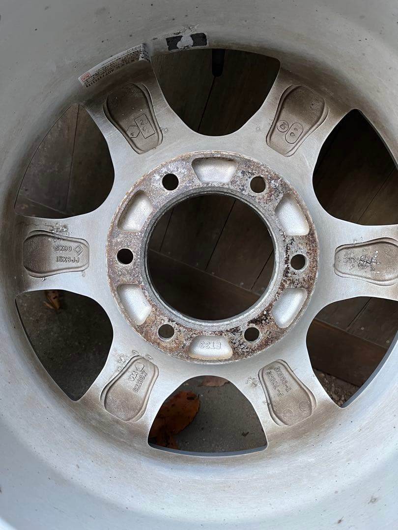 ハイエース　スタッドレスタイヤ4本セット 195/80R15