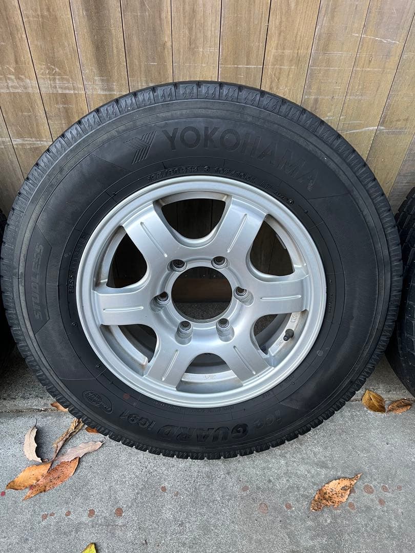 ハイエース　スタッドレスタイヤ4本セット 195/80R15