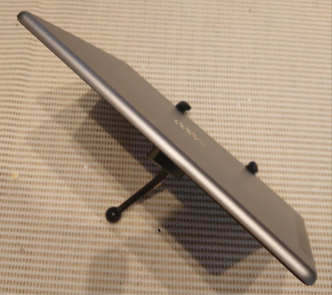 完動品SIMフリーiPad第6世代(A1954)本体32GB送料込XJF88