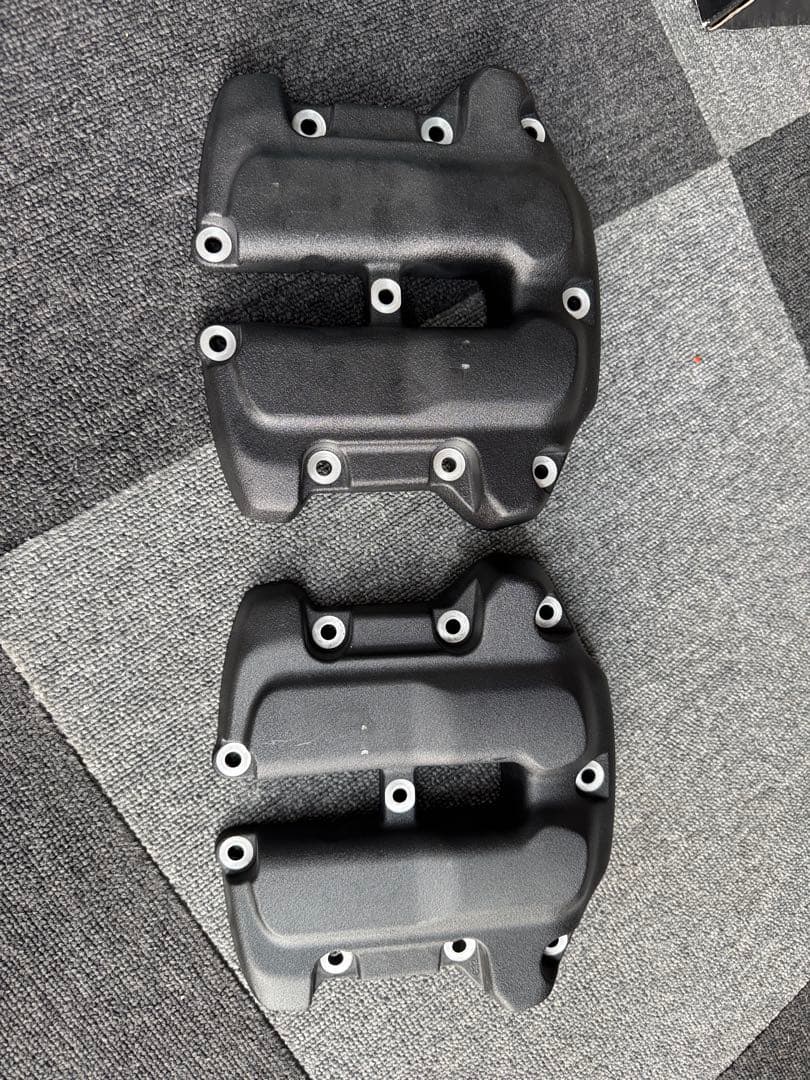 純正 ハーレー M８ ミルウォーキー　ロッカーカバー　黒