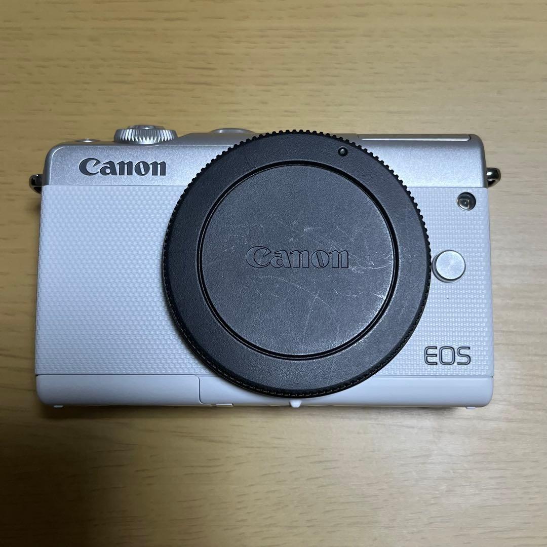 EOS M100 ダブルレンズキット ホワイト 付属品付き