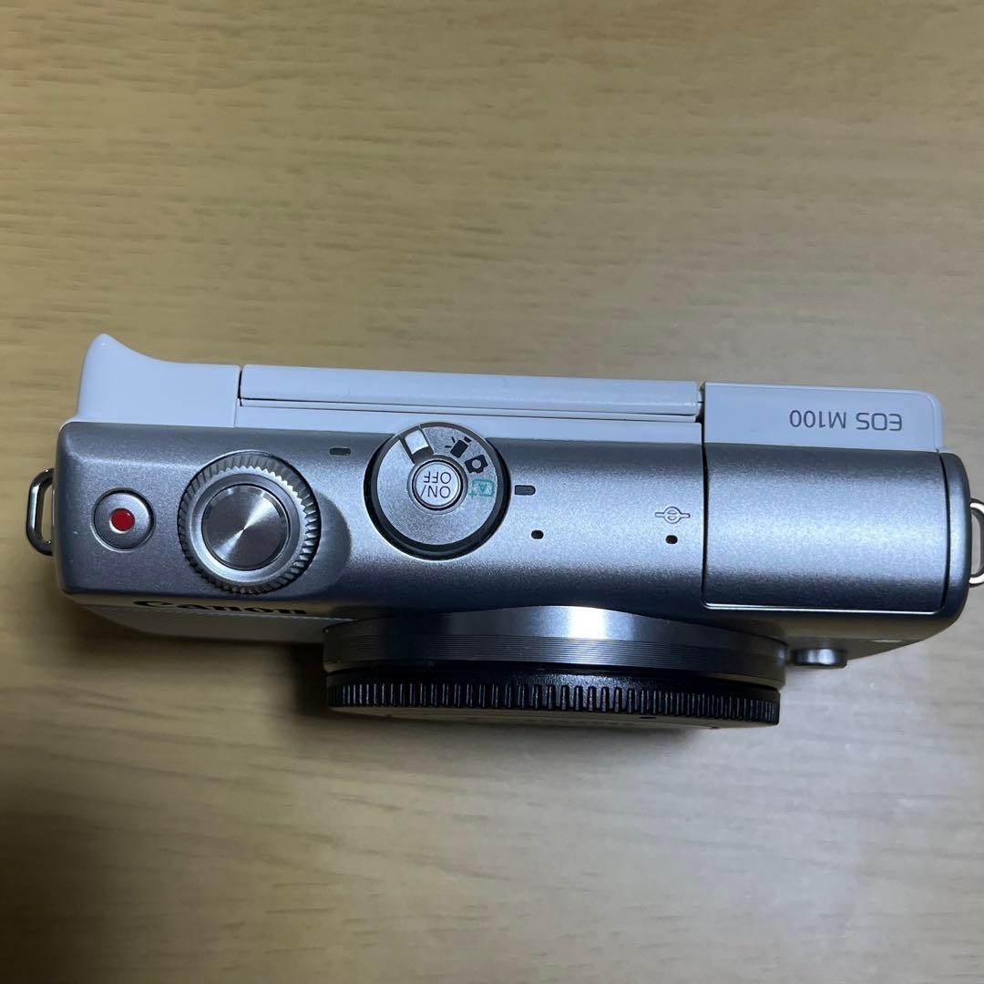 EOS M100 ダブルレンズキット ホワイト 付属品付き