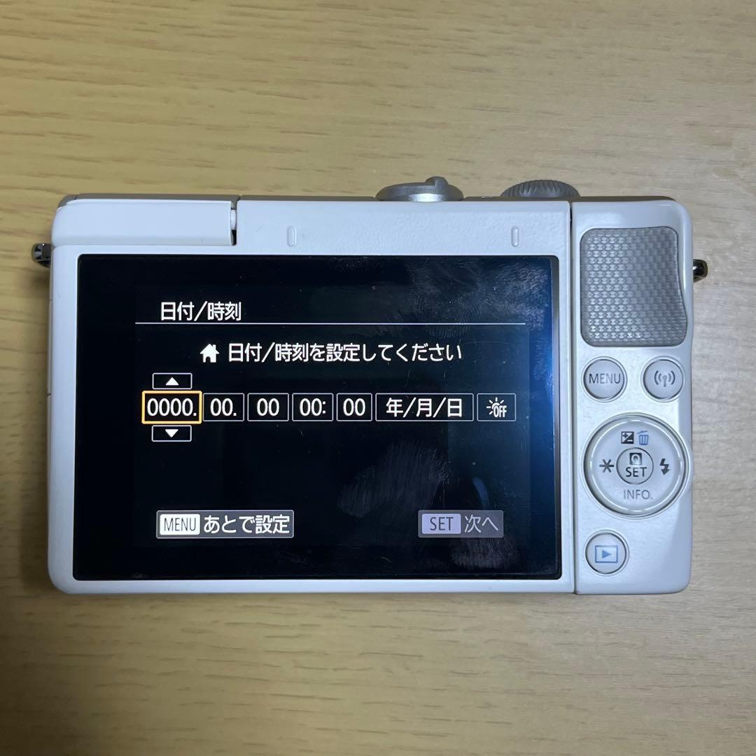 EOS M100 ダブルレンズキット ホワイト 付属品付き