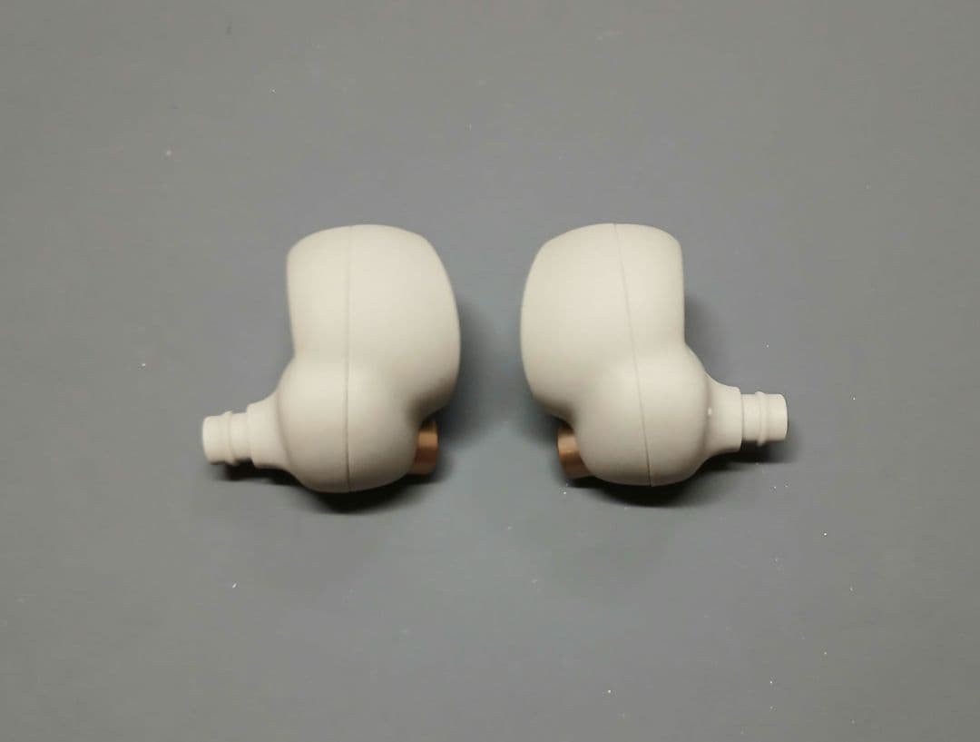 SONY　WF-1000XM4　ワイヤレス　ノイズキャンセリング　イヤホン　⑥