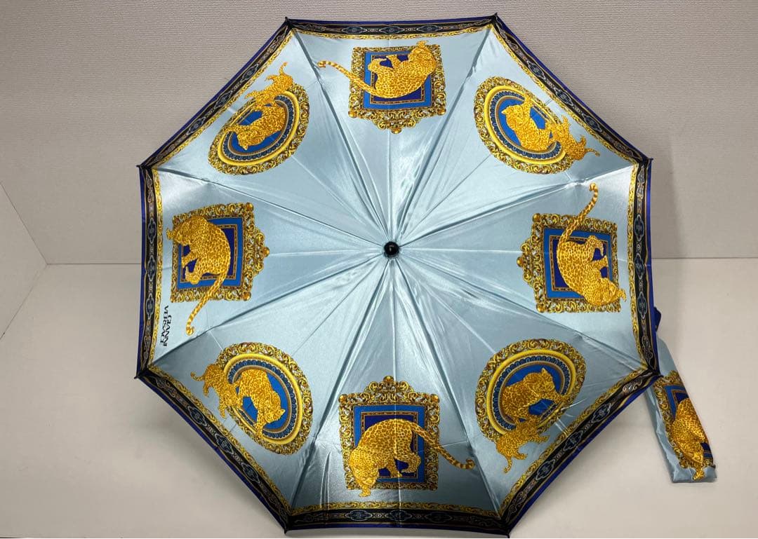 未使用　ジャンニベルサーチ 豹柄 折りたたみ傘 Gianni Versace