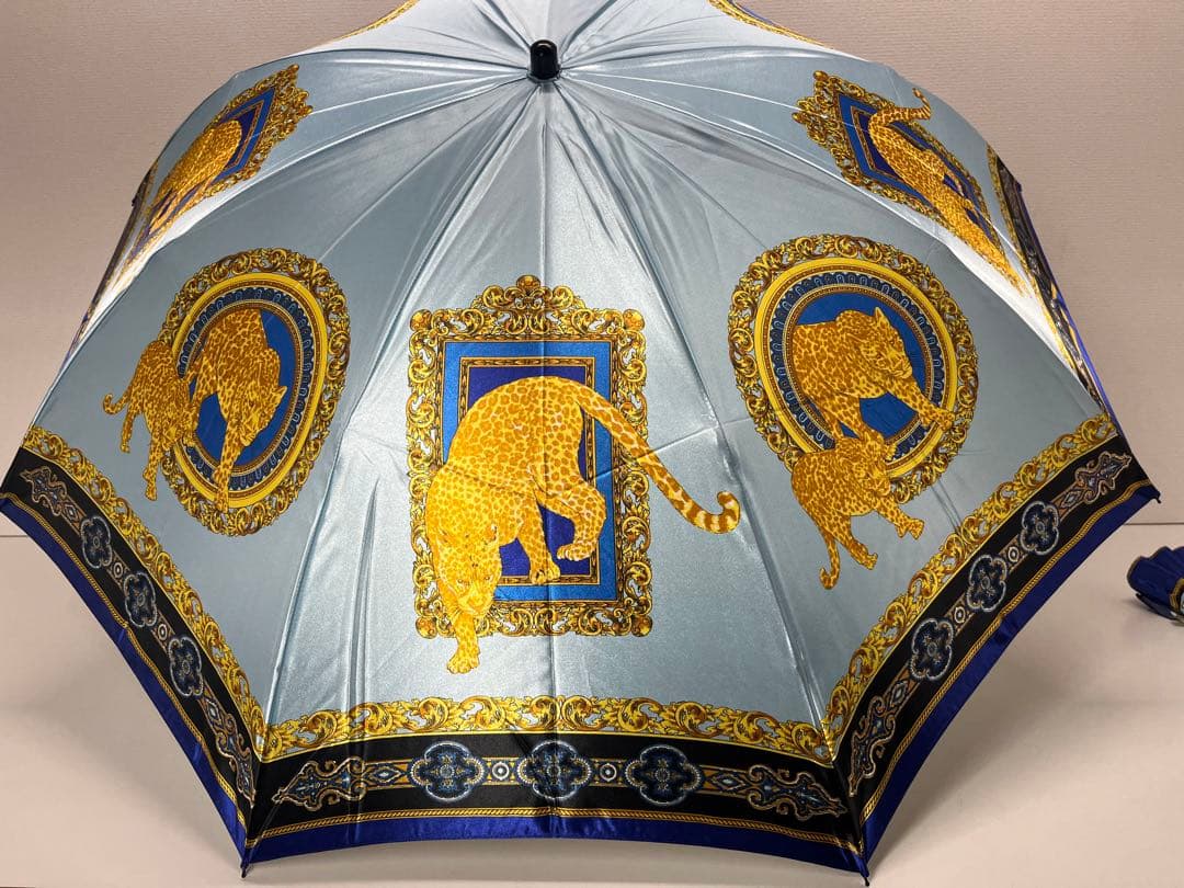 未使用　ジャンニベルサーチ 豹柄 折りたたみ傘 Gianni Versace