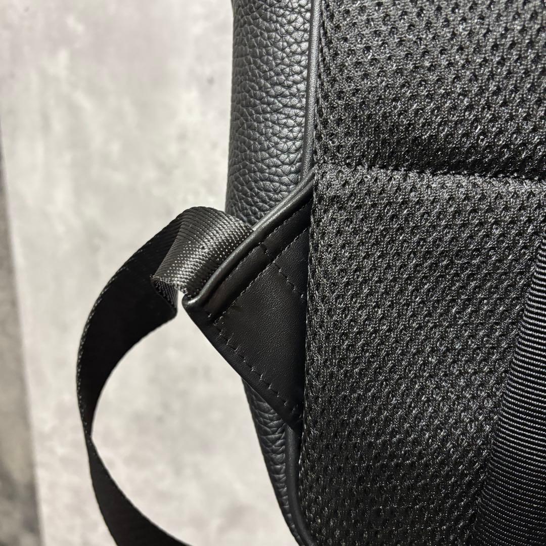 TAKEO KIKUCHI タケオキクチ　ブラック レザーバックパック