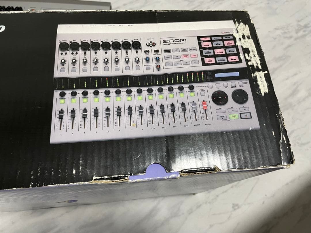 ZOOM HD16 マルチトラックレコーダー(別売りフットスイッチ付き)