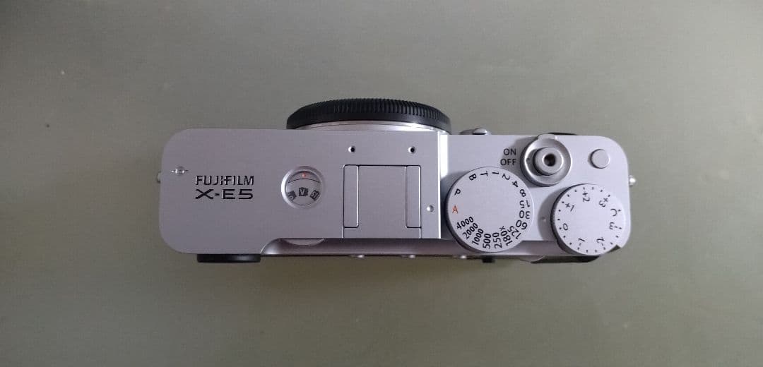 アーマド　FUJIFILM X-E5 ミラーレス一眼 シルバーボディ