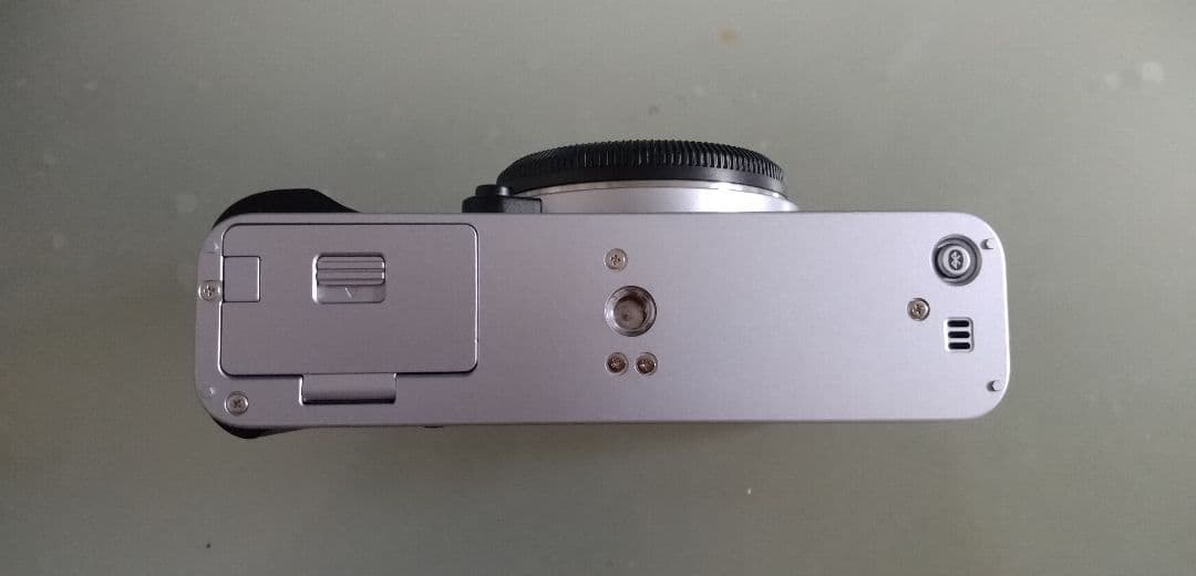 アーマド　FUJIFILM X-E5 ミラーレス一眼 シルバーボディ