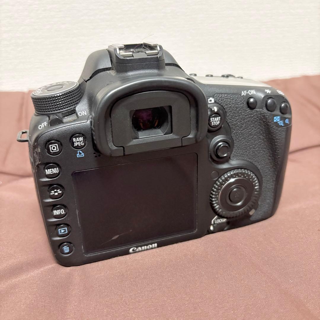 Canon EOS 7D★ボディ★BG-E7付★動作良好★デジタル一眼レフカメラ