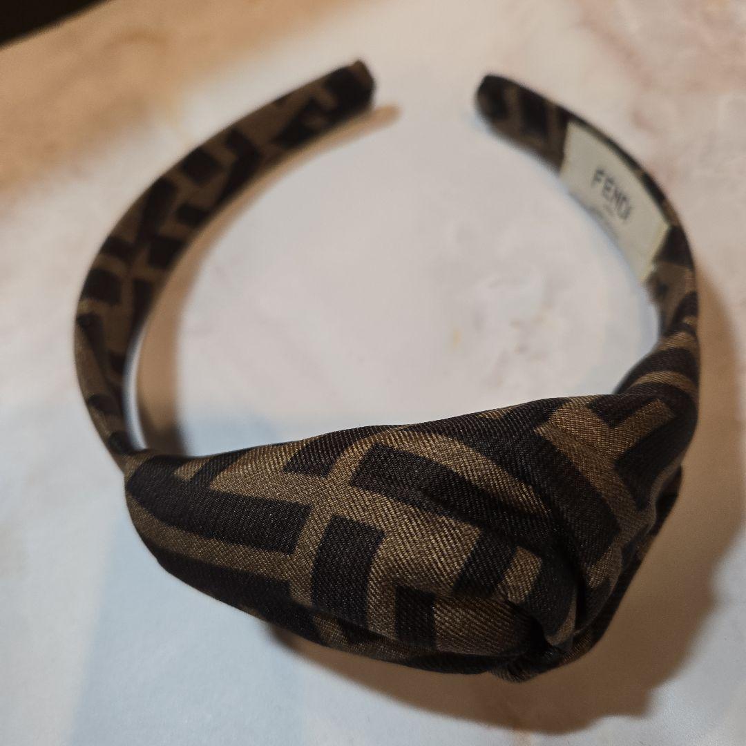 Fendi ロゴプリント カチューシャ