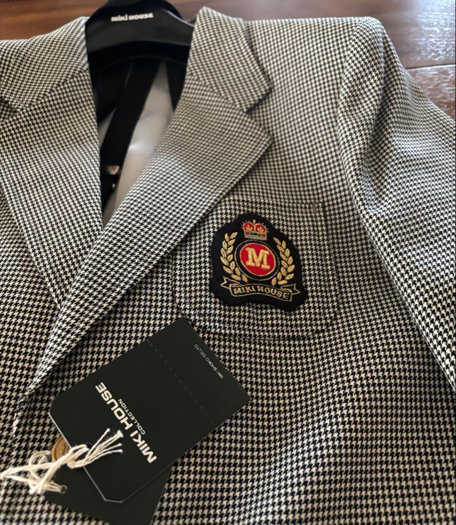 新品　ミキハウスコレクション　スーツ　130サイズ　ネクタイサービス