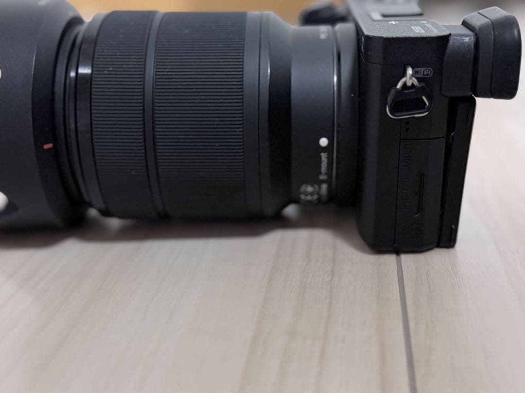 Sony α6500 ミラーレスカメラ 本体 + FE 28-70mmレンズ