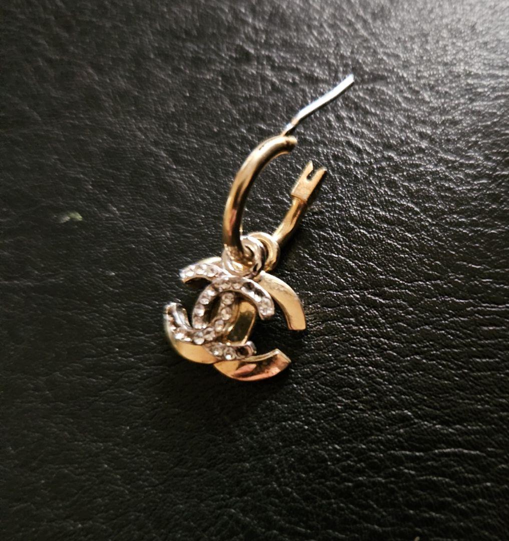 シャネル CHANEL ピアス ヴィンテージ CCロゴ 片耳　クロッシング