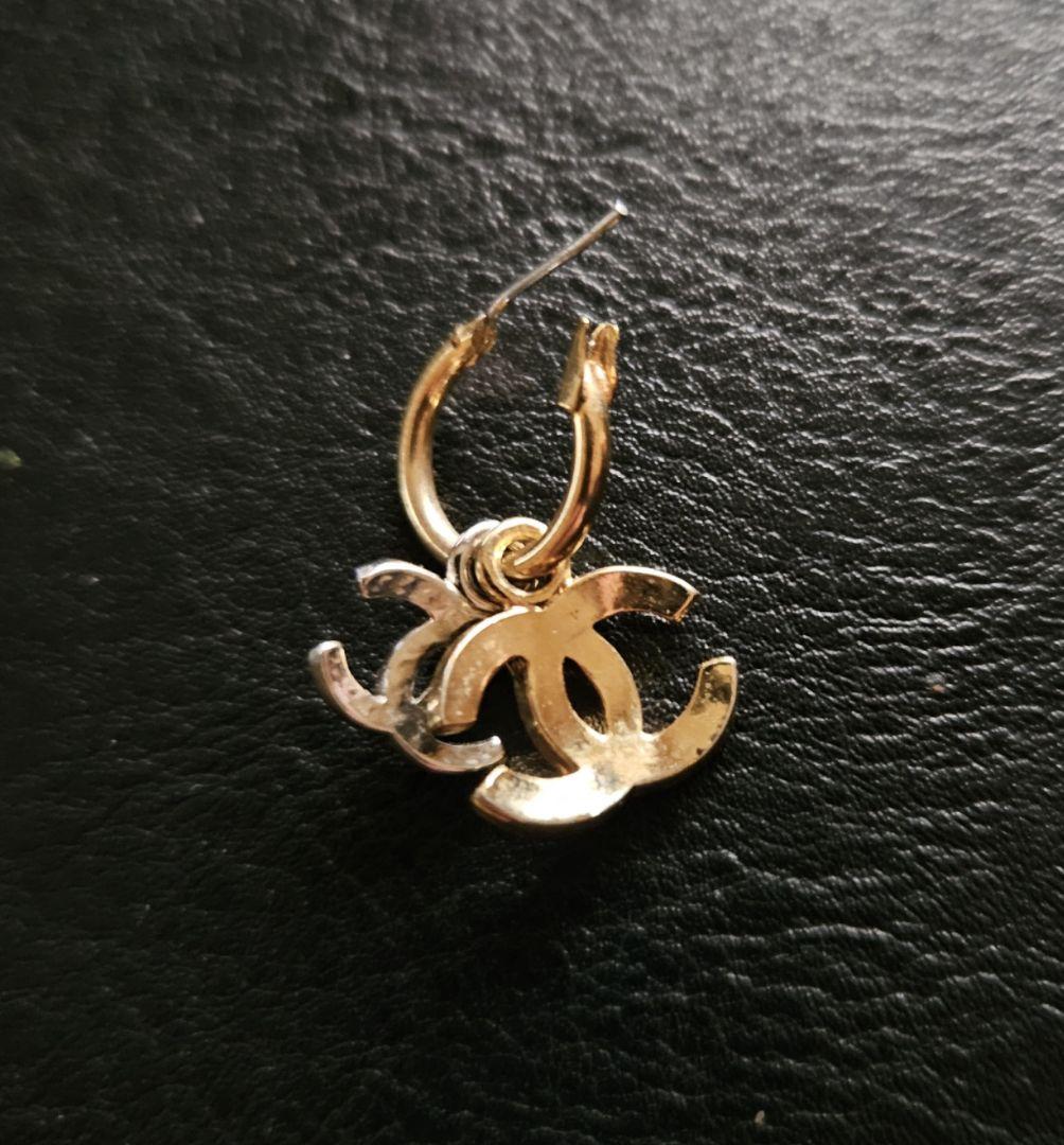 シャネル CHANEL ピアス ヴィンテージ CCロゴ 片耳　クロッシング