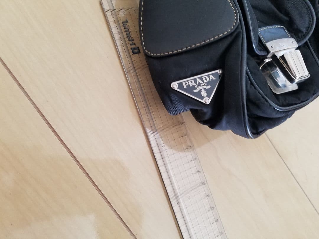 PRADA　純正　ブラックナイロンボディバッグ・ウエストポーチ