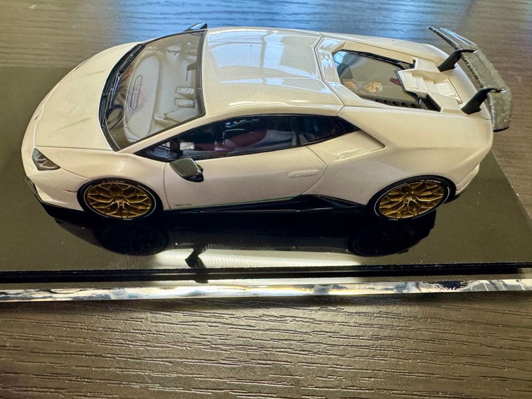 make up製 ランボルギーニ ウラカン ペルフォルマンテ パール白 1/43