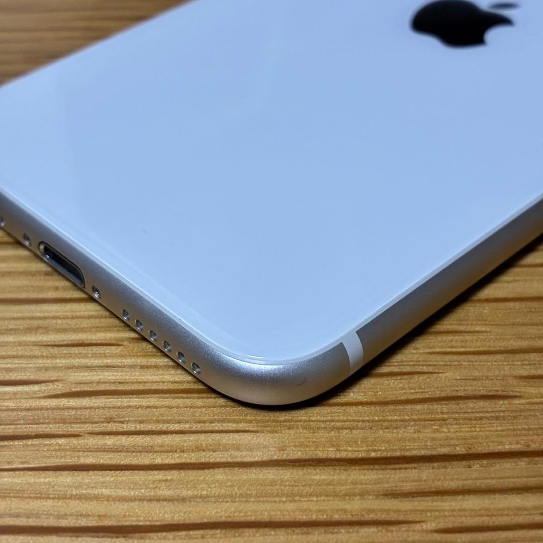 Ya17700 iPhone SE 第3世代　SIMフリー　美品