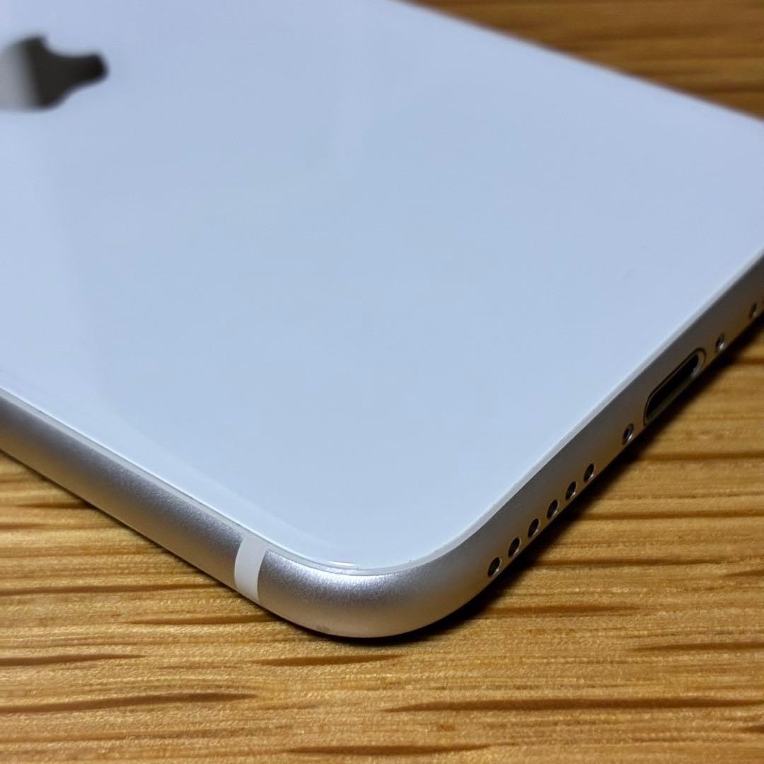 Ya17700 iPhone SE 第3世代　SIMフリー　美品