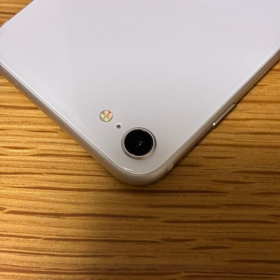 Ya17700 iPhone SE 第3世代　SIMフリー　美品