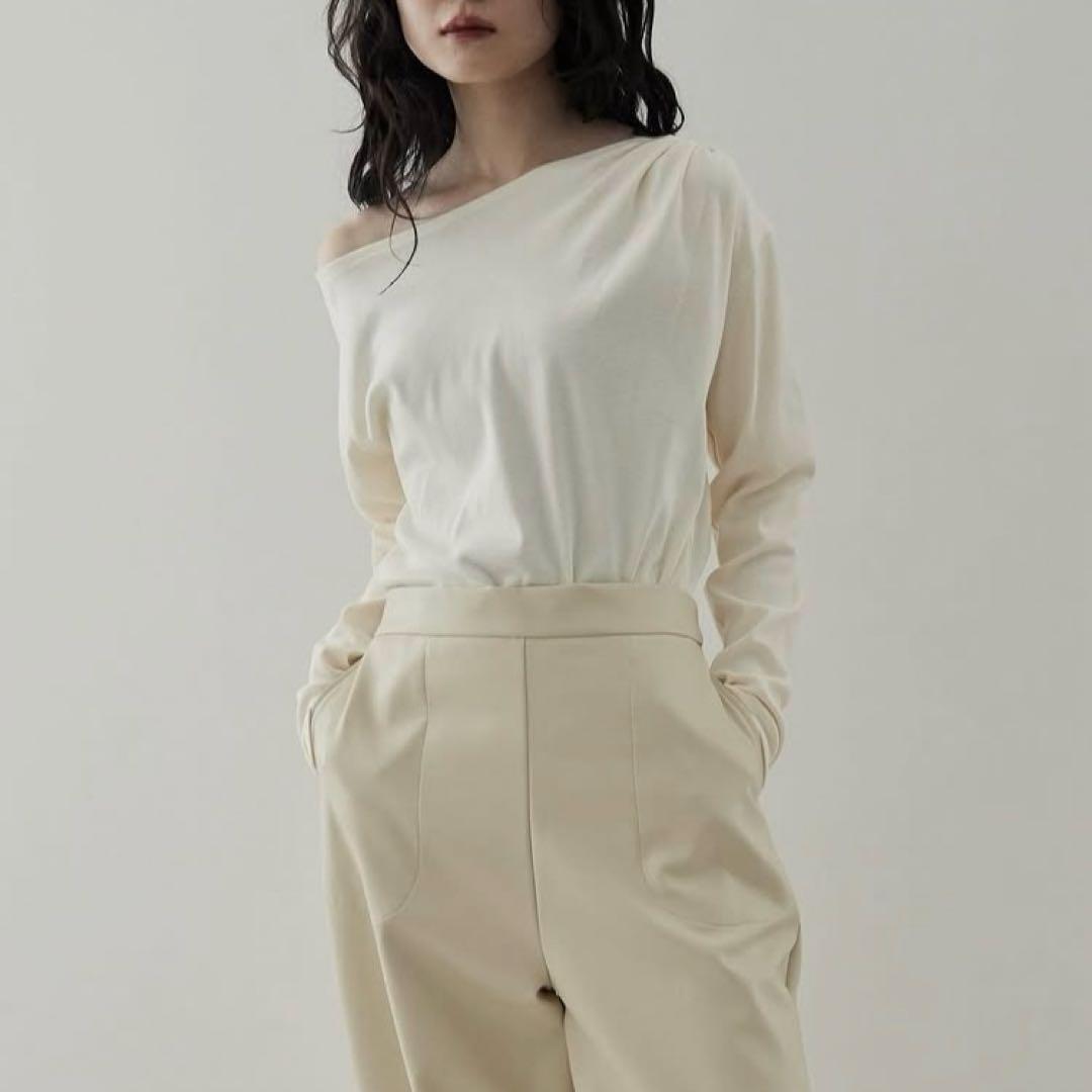 L*1様 未使用 MEER. SHOULDER GATHERED TOP CRM